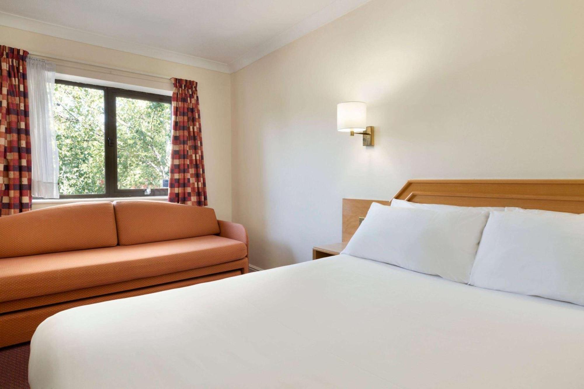 Days Inn Southampton Rownhams Chilworth  Экстерьер фото